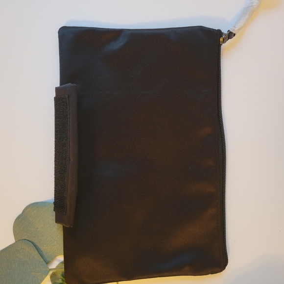 NWT, Victoria's Secret Limited Edition 3pcs Forever Angel travel case - Picture 10 of 15